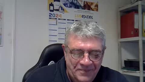 Snapshot of hippopotame17 chatting on January 2, 2025, 10:26 am hippo online show from January 2, 2025, 10:26 am