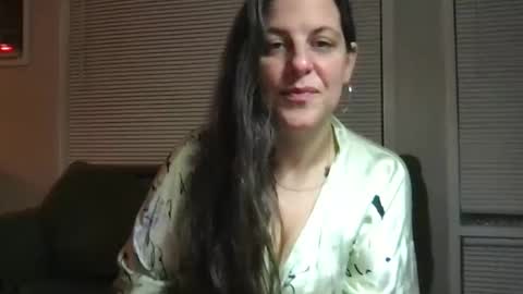 Snapshot of hippyprincess22 chatting on November 29, 2025, 5:10 am HippyPrincess22 online show from November 29, 2025, 5:10 am