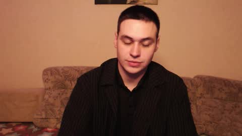 Hisoka online show from January 12, 2026, 9:53 pm