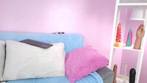 hiyakasudere_ online show from November 10, 2025, 6:51 pm