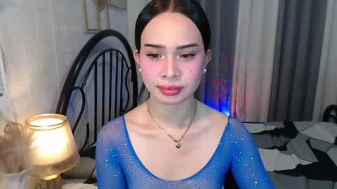hoelymolly online show from May 15, 2026, 10:50 pm