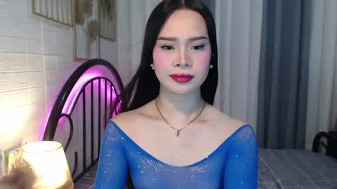 Snapshot of hoelymolly chatting on July 10, 2026, 8:22 pm hoelymolly online show from July 10, 2026, 8:22 pm