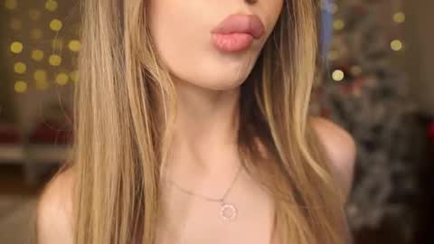 Moni Monica online show from January 6, 2026, 8:07 am