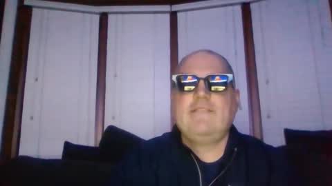 holden_minutz online show from December 3, 2025, 8:45 am