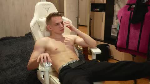 Extaz  Athrey  Howard online show from October 25, 2025, 7:52 pm