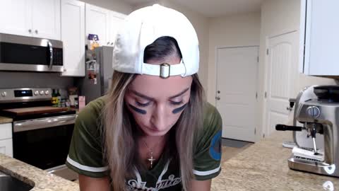 Holi Hurricane online show from October 31, 2025, 3:18 am