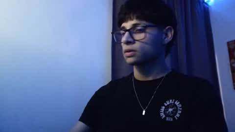 Snapshot of holis2127489 chatting on March 16, 2026, 1:33 am Mateeeo g online show from March 16, 2026, 1:33 am