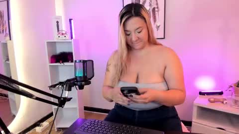 Hollie online show from March 16, 2026, 11:58 am