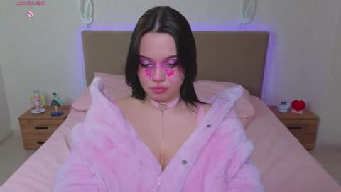 Snapshot of hollislux chatting on April 24, 2026, 6:54 pm Lux online show from April 24, 2026, 6:54 pm