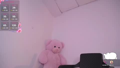 Snapshot of holly_16 chatting on January 15, 2025, 3:33 am holly_16 online show from January 15, 2025, 3:33 am