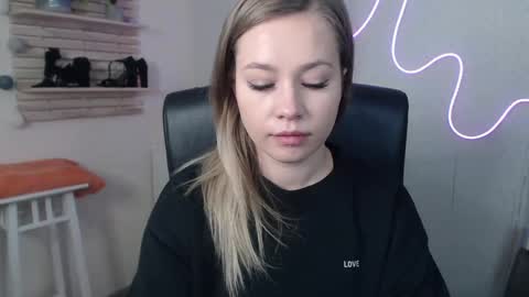 Holly online show from December 9, 2024, 6:34 am