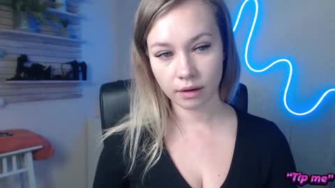 Holly online show from December 19, 2024, 6:56 am