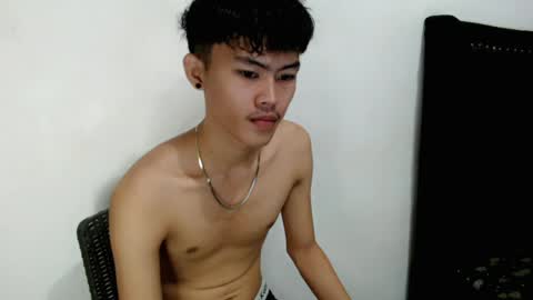 Snapshot of holly_fucker22 chatting on May 26, 2026, 6:48 pm JAY online show from May 26, 2026, 6:48 pm