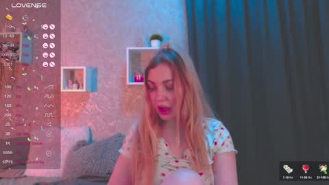 Snapshot of holly_molly8 chatting on January 22, 2025, 9:21 pm holly_molly8 online show from January 22, 2025, 9:21 pm