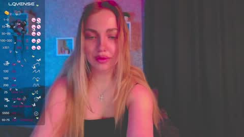 Snapshot of holly_molly8 chatting on January 23, 2025, 11:05 pm holly_molly8 online show from January 23, 2025, 11:05 pm