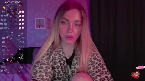 Snapshot of holly_molly8 chatting on February 10, 2025, 11:45 pm holly_molly8 online show from February 10, 2025, 11:45 pm