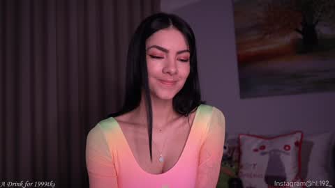 Holly Linder online show from December 7, 2024, 1:58 am