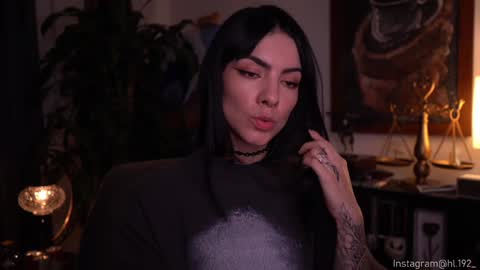 Holly Linder online show from February 1, 2025, 7:05 am