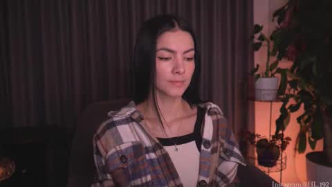 Holly Linder online show from October 12, 2025, 2:10 am