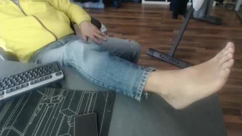 hollymollysucker online show from February 15, 2025, 9:38 am