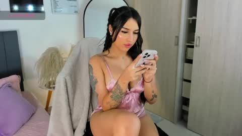 Snapshot of hollyprincess_2 chatting on May 3, 2026, 3:01 am holly princess mermaid online show from May 3, 2026, 3:01 am