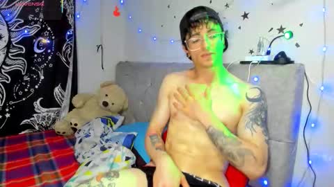 Snapshot of hollypurple chatting on February 12, 2026, 11:33 pm Hades and Persefone online show from February 12, 2026, 11:33 pm