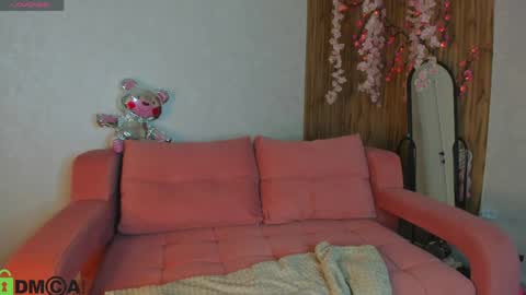 Holly online show from April 6, 2026, 1:14 am