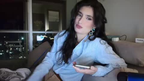 hollyshit_ online show from September 21, 2025, 12:12 am