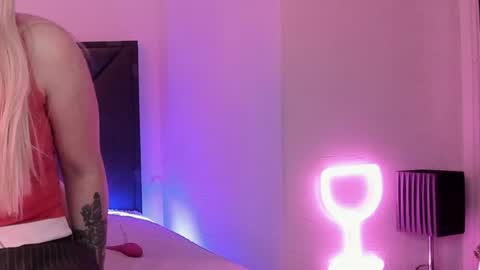 Snapshot of hollytaillor chatting on June 13, 2026, 12:58 pm HollyTaillor online show from June 13, 2026, 12:58 pm