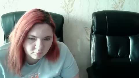 HollyXEva online show from February 4, 2026, 7:47 am