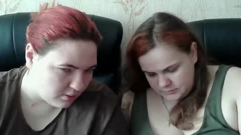 HollyXEva online show from February 9, 2026, 9:13 am