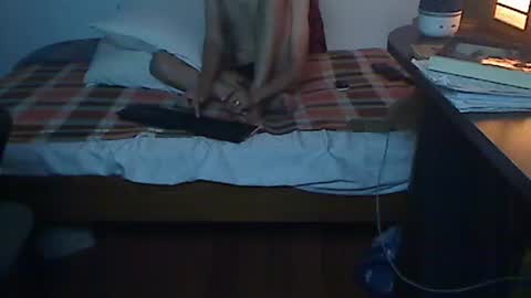 Snapshot of holofernes45gil chatting on October 8, 2025, 6:44 am Holofernes45gil online show from October 8, 2025, 6:44 am