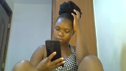 holy_ebony online show from May 22, 2026, 3:02 am
