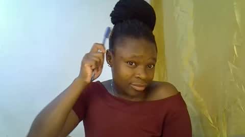 holy_ebony online show from May 31, 2026, 2:35 pm