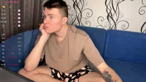 holy_eggs_00 online show from March 5, 2026, 8:05 pm