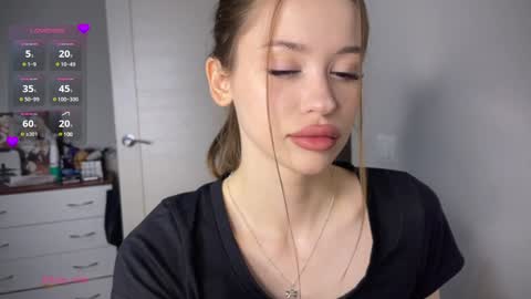 Snapshot of holybabe342 chatting on December 20, 2024, 11:54 am Vio online show from December 20, 2024, 11:54 am