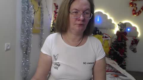 Snapshot of holymilfa chatting on December 29, 2024, 7:28 am holymilfa online show from December 29, 2024, 7:28 am