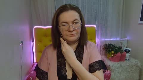 Snapshot of holymilfa chatting on February 1, 2025, 7:36 am holymilfa online show from February 1, 2025, 7:36 am