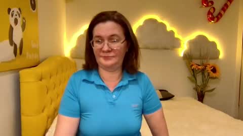 Snapshot of holymilfa chatting on February 2, 2025, 5:15 pm holymilfa online show from February 2, 2025, 5:15 pm