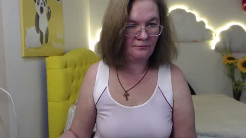 Snapshot of holymilfa chatting on February 7, 2025, 5:18 pm holymilfa online show from February 7, 2025, 5:18 pm