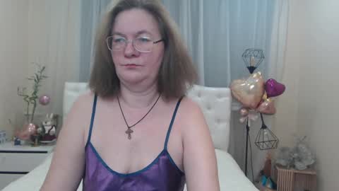 Snapshot of holymilfa chatting on February 27, 2025, 9:11 am holymilfa online show from February 27, 2025, 9:11 am