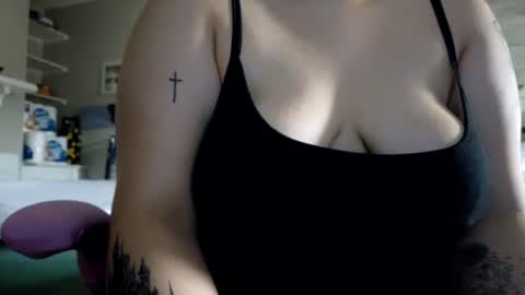 Honey online show from October 12, 2025, 8:52 pm
