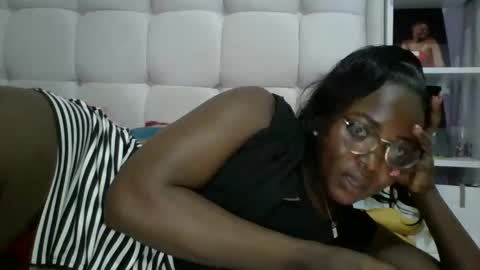 Honevey online show from April 8, 2026, 3:56 pm