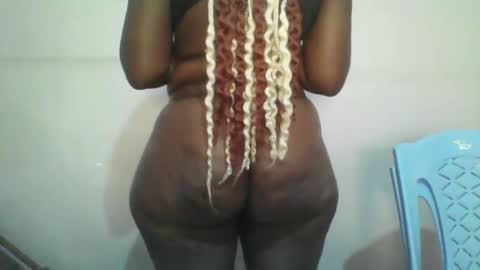 honey_beb online show from September 16, 2025, 7:42 am