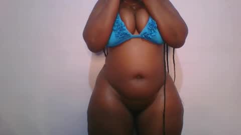 honey_beb online show from October 15, 2025, 5:24 pm