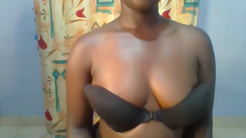 honey_beb online show from December 15, 2025, 7:07 pm