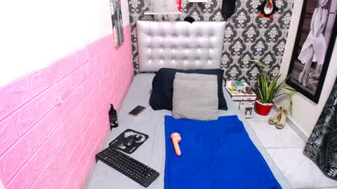 honey_channe online show from December 19, 2024, 6:45 am