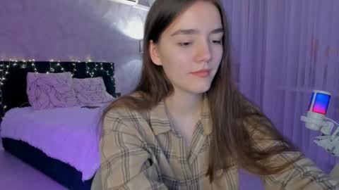 Snapshot of honey_chantal chatting on September 30, 2025, 5:18 pm Chantal online show from September 30, 2025, 5:18 pm