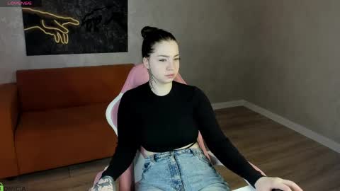 Honey online show from May 17, 2026, 1:14 am