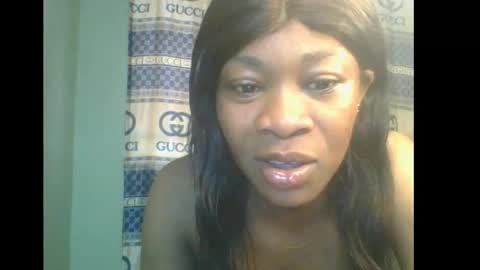 Snapshot of honey_dollxx chatting on November 18, 2025, 9:03 am Flora online show from November 18, 2025, 9:03 am
